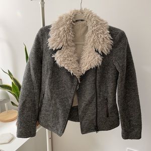 Grey faux fur collar jacket